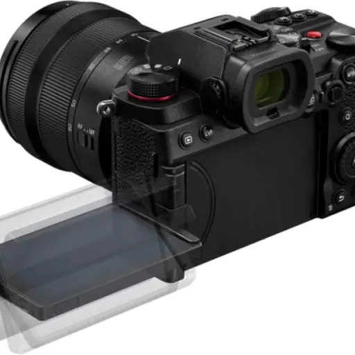 Panasonic LUMIX S5 Review: compact full-frame workhorse with one big catch