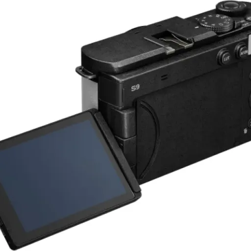Panasonic Lumix S9 Review: Compact full-frame vlog box with some annoying trade-offs