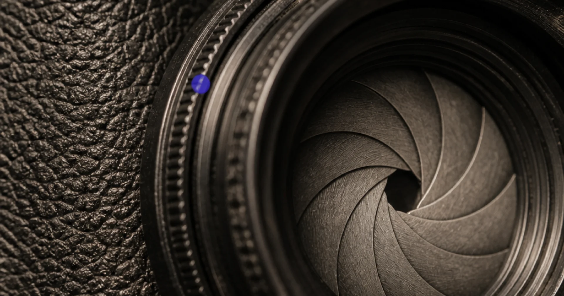 Learning manual mode in a weekend: the exposure triangle explained without math anxiety