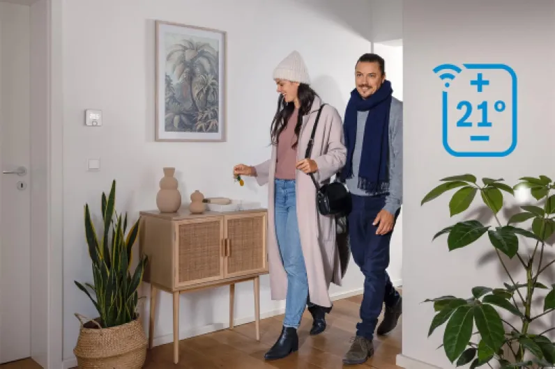 Bosch Smart Home - Thermostat d’Ambiance II pour Les systèmes de Chauffage câblés, 230 V, Compatible avec l’Assistant Google et Alexa Thermostat d’ambiance II 230V